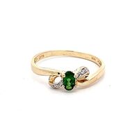 14K Gold Green Stone Ring