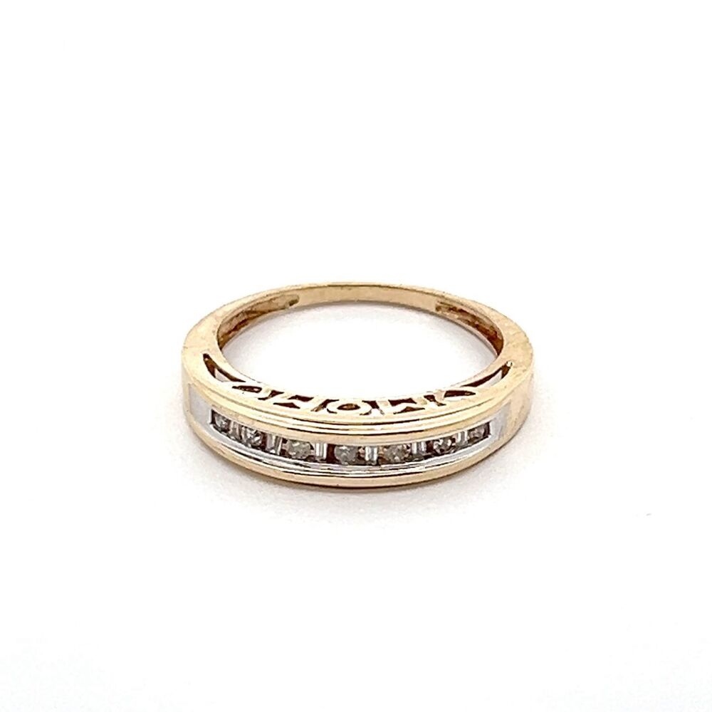 10K Gold & Diamond Mom Ring