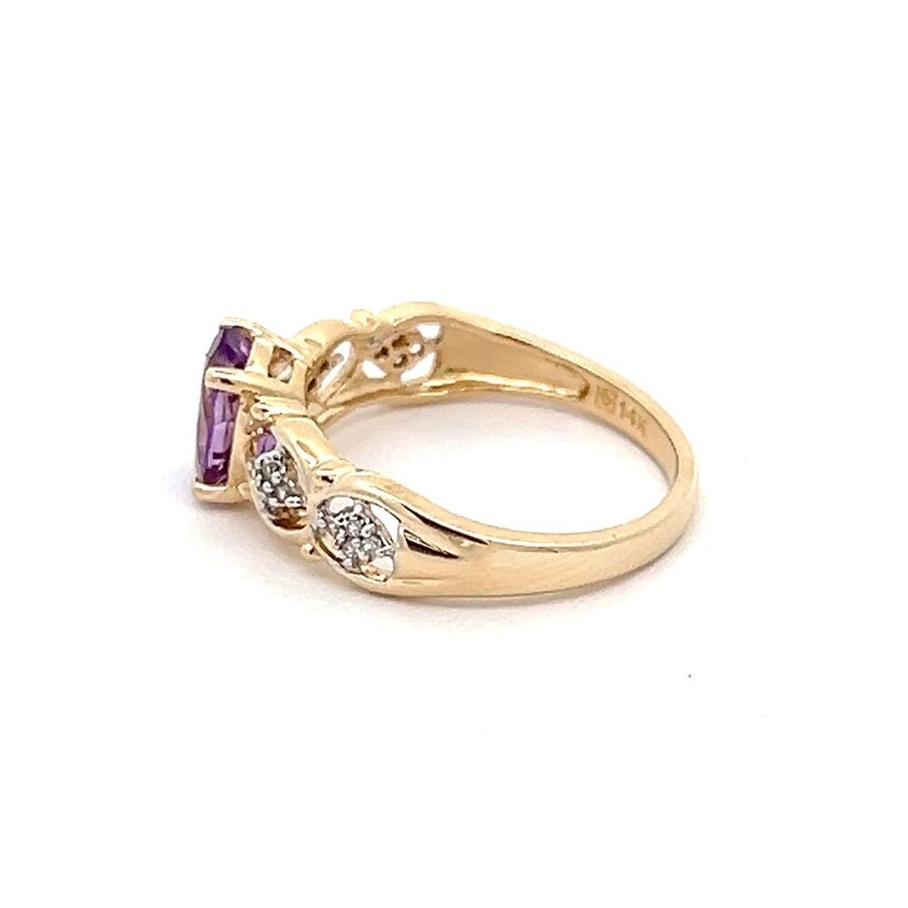 14K Gold Purple Stone Ring
